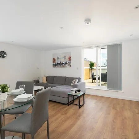 Skyvillion - 4 Bed Luxury Apartment With Balcony & Parking Enfield Exterior photo