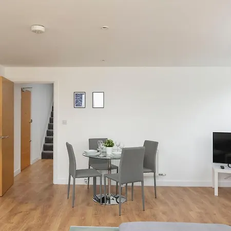 Skyvillion - 4 Bed Luxury Apartment With Balcony & Parking Enfield Exterior photo
