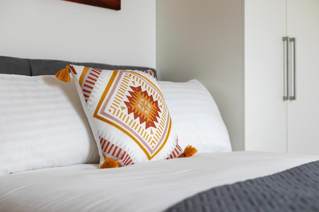 Skyvillion - 4 Bed Luxury With Balcony & Parking * Enfield