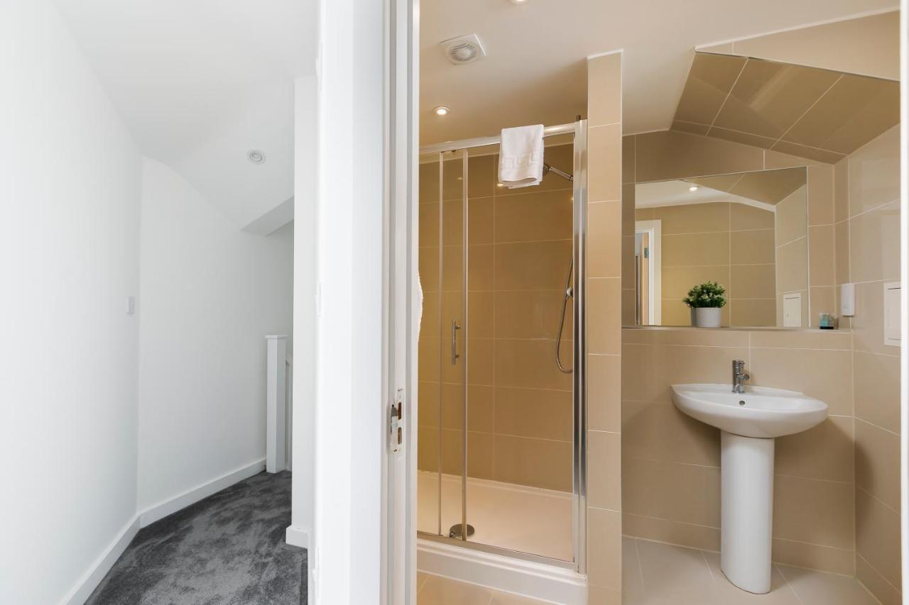 Skyvillion - 4 Bed Luxury With Balcony & Parking Enfield