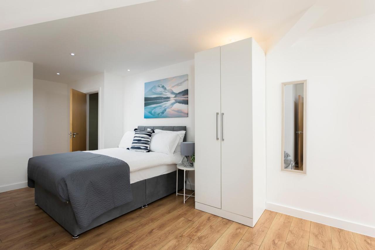 Skyvillion - 4 Bed Luxury With Balcony & Parking