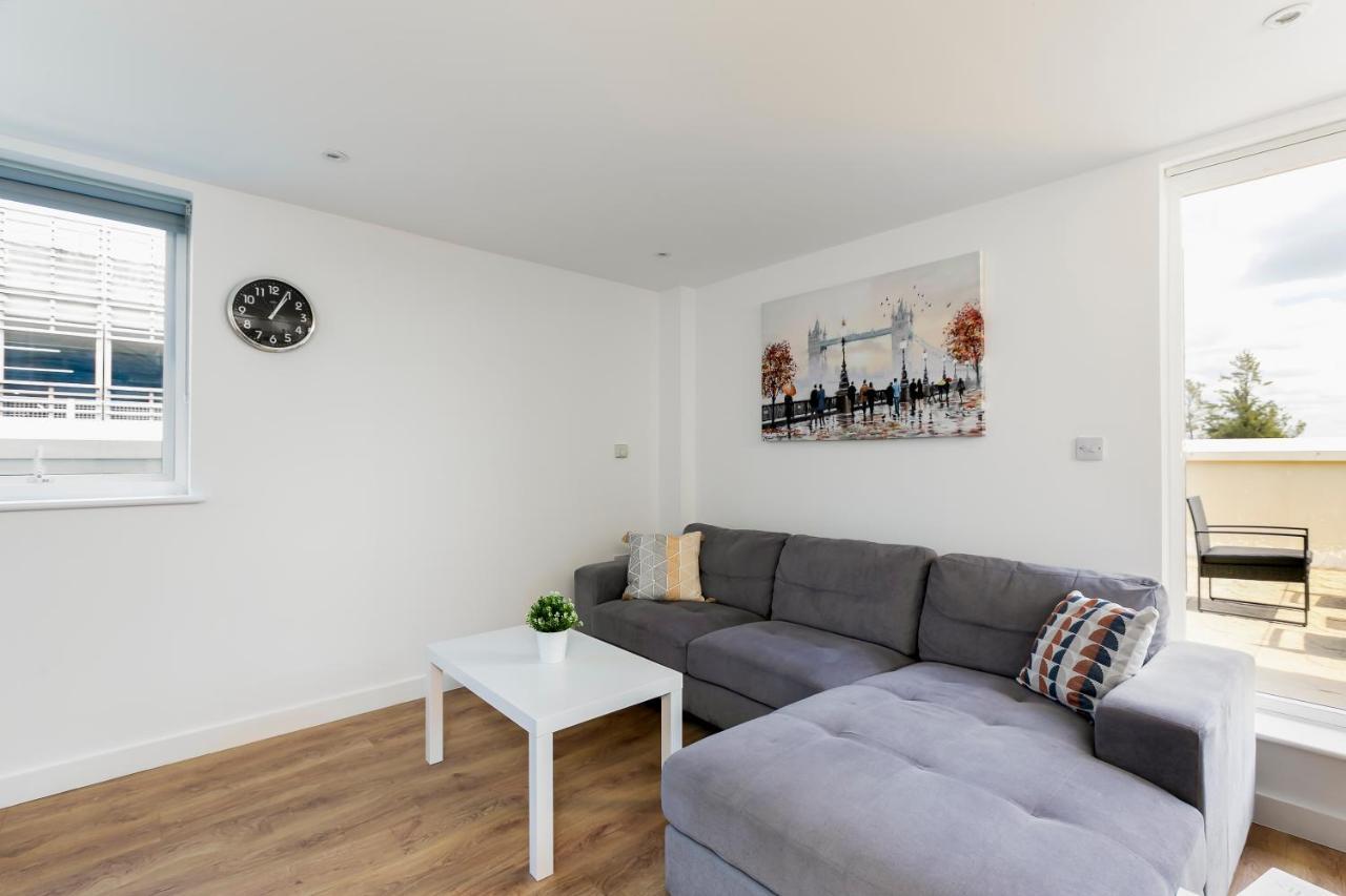 Skyvillion - 4 Bed Luxury With Balcony & Parking *